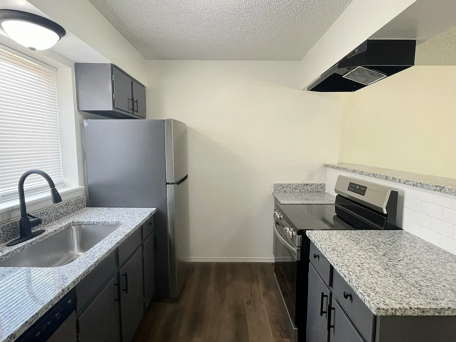 2 bed, 1080 sqft, $1,150 — Photo 2