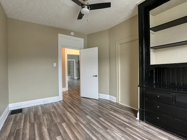 403 Wall Ave #AVENUE2 — Photo 9
