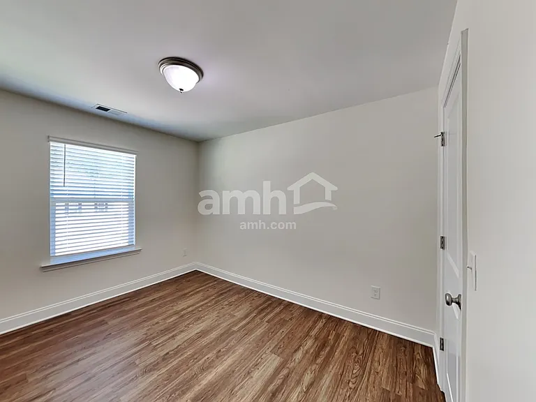 124 Cobblestone Dr — Photo 14