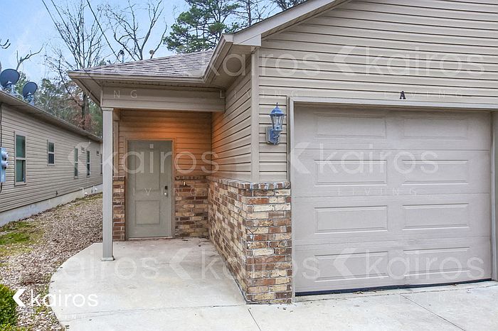 2nd image of 2214 Perry St #A