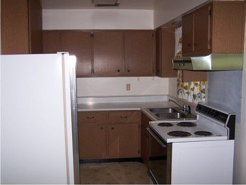 2nd image of 291 Rosewood Ct