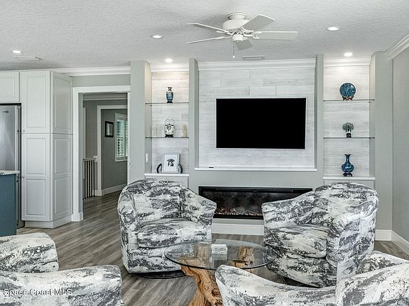 4th image of 1923 Highway A1a APT B1