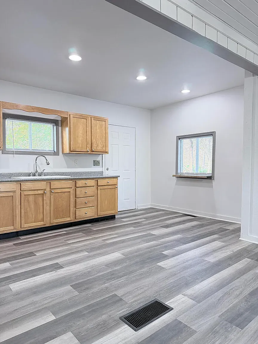 2 bed, 1013 sqft, $1,600 — Photo 2