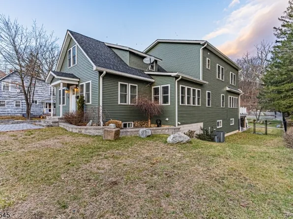 74 Glenwild Ave, Bloomingdale Boro, NJ 07403