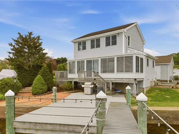 507 County Rd, Barrington, RI 02806