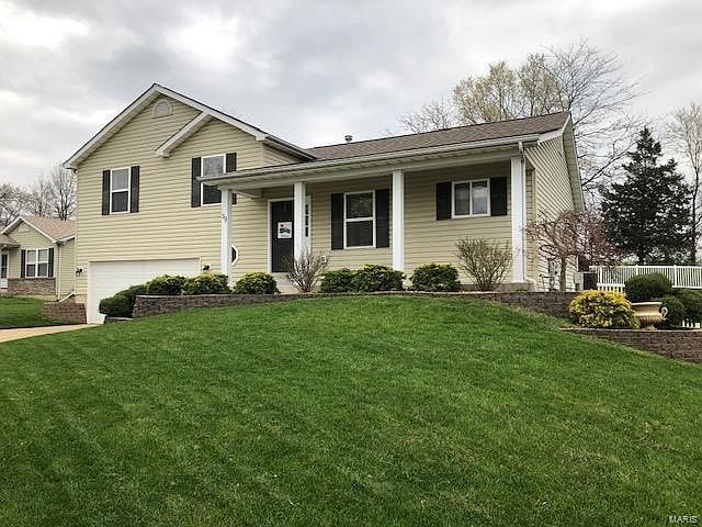 1st image of 39 Glen Meadows Dr