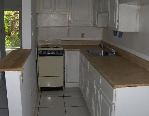 2nd image of 1860 Venice Park Dr APT 124