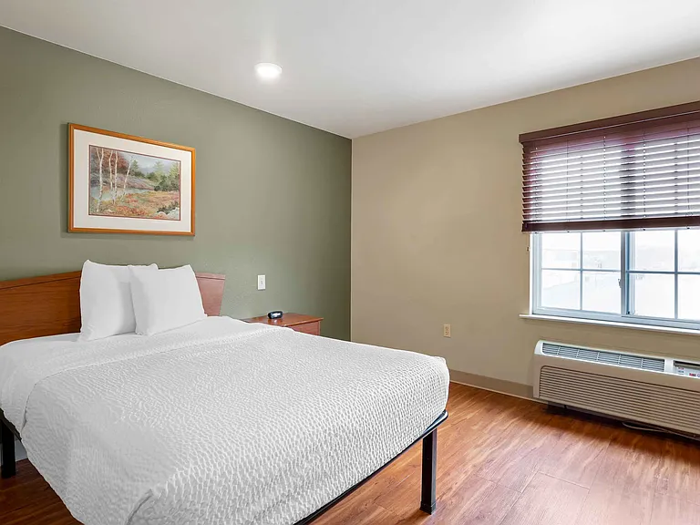 Studio Suite - 1 Full Bed