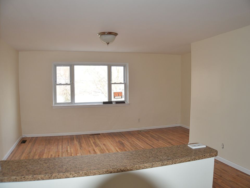 Front Facing Living Area