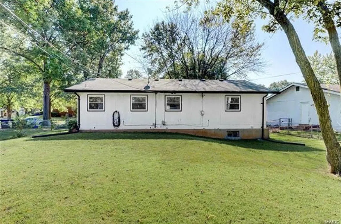 3 bed, 1791 sqft, $1,800 — Photo 2