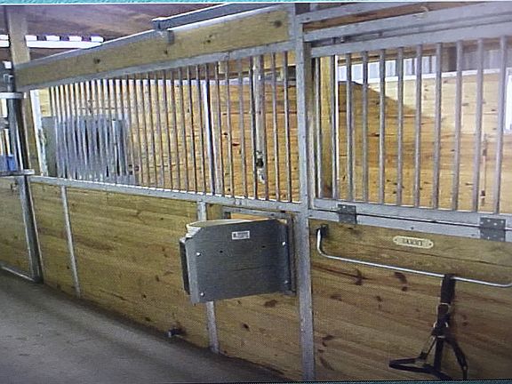 Exterior access stalls