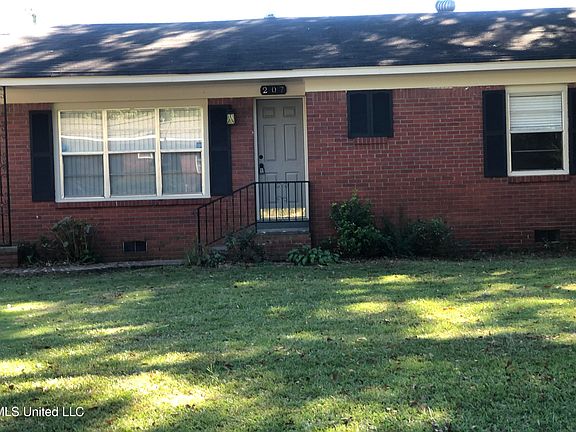 2nd image of 207 Evelyn St