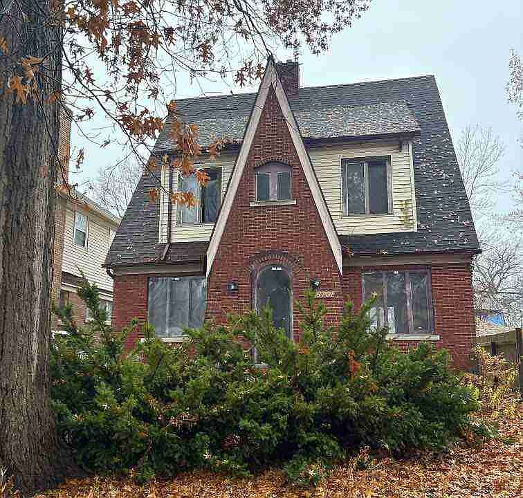 4701 Courville