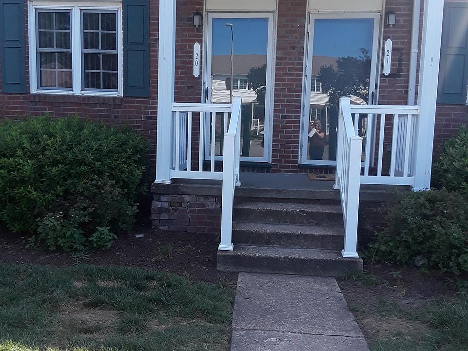 1st image of 20 Sandra Ln