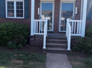 20 Sandra Ln, Portsmouth, VA 23702