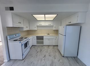 1304 Ensenada Dr #6, Modesto, CA 95355