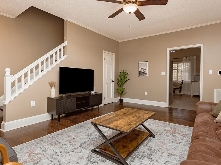 332 Hunt Rd — Photo 22
