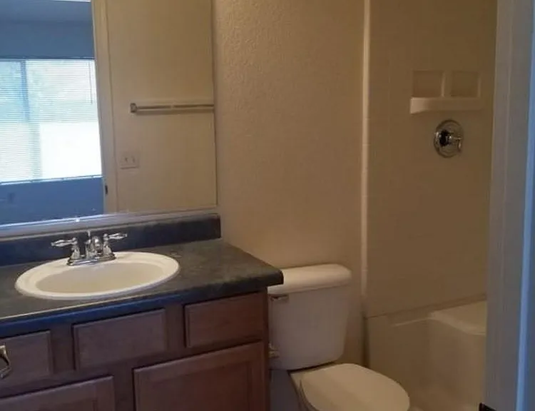 2070 E Calle Gran Desierto — Photo 9