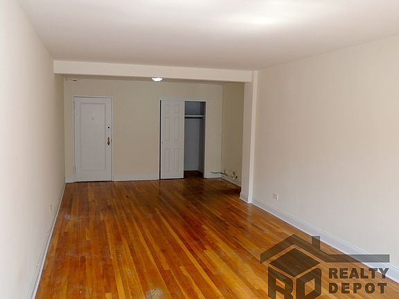 3rd image of 8310 118th St APT 6L