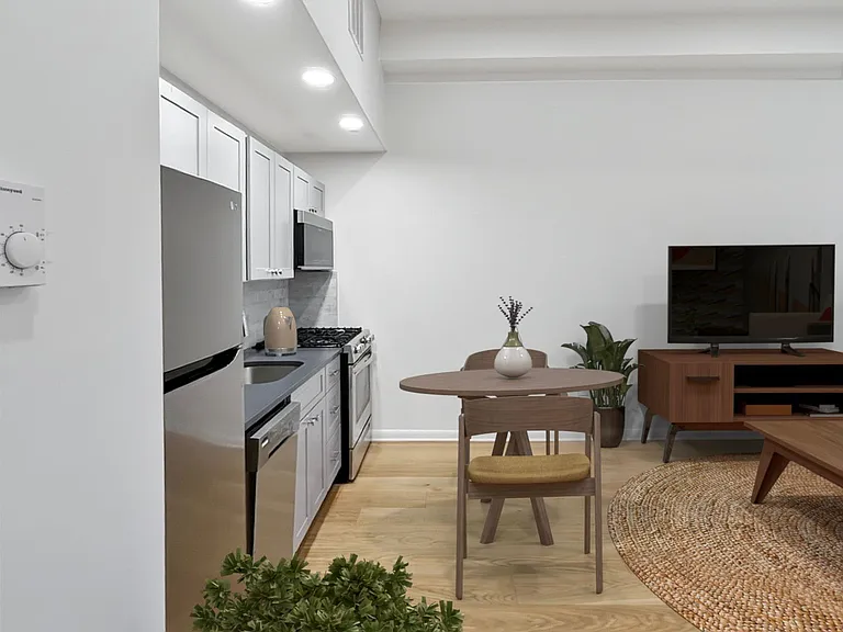 Franklin House Apartments — Photo 14