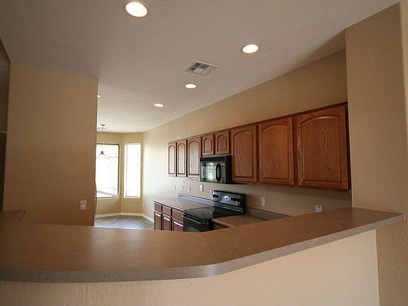 5th image of 17369 W Holland Ln