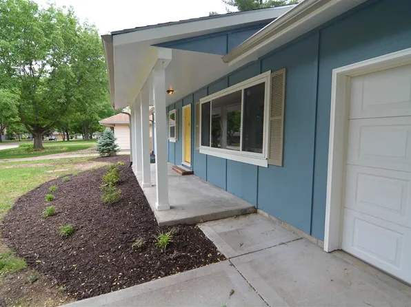 1317 Nichols St, Manhattan, KS 66503