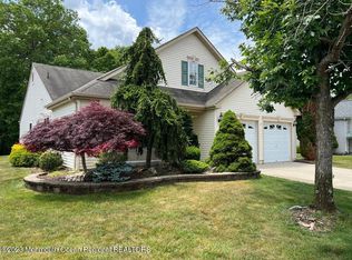 18 Shadow Creek Ct, Jackson, NJ 08527