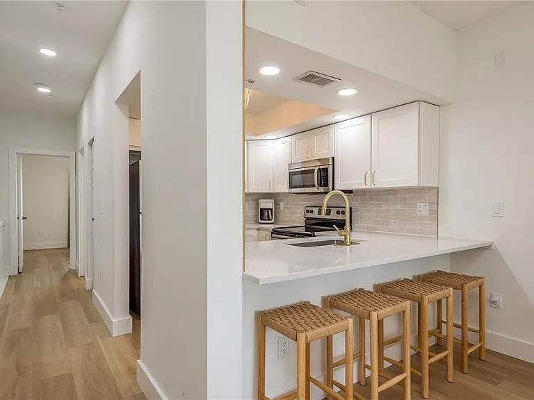 320 Island Way #209 — Photo 15