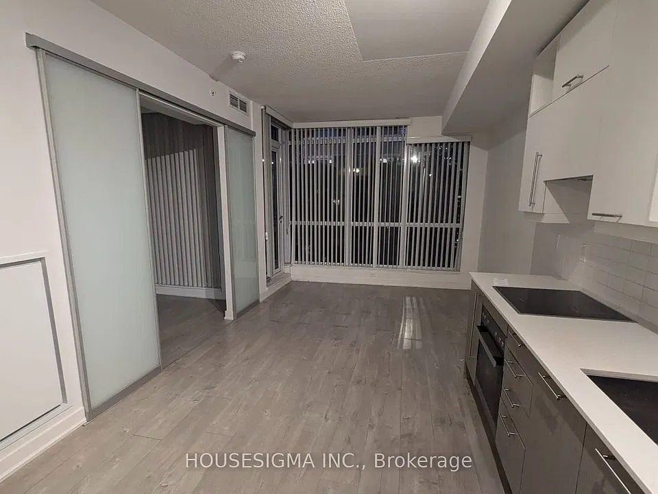30 Nelson St #1403
