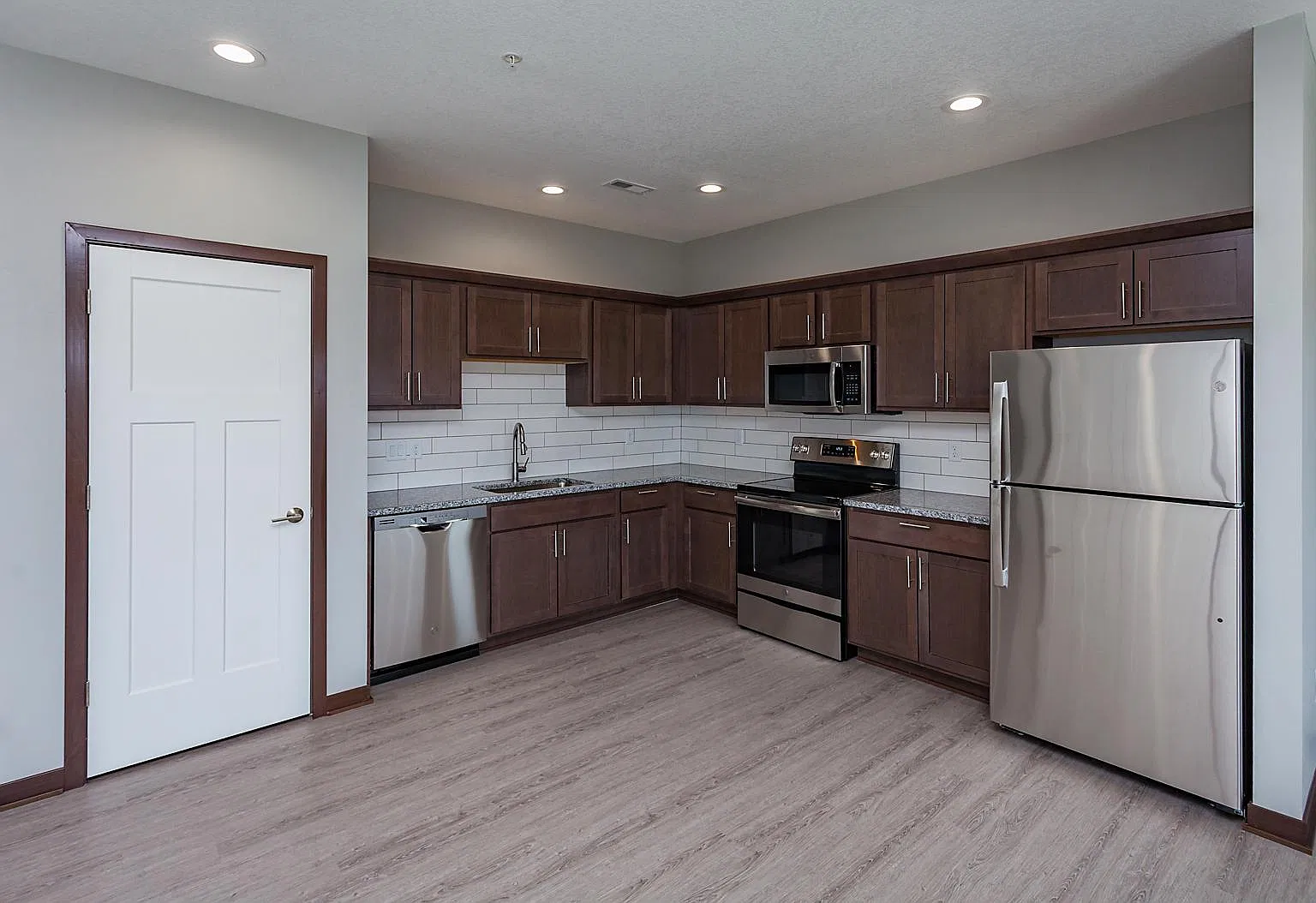 2 bed, 2.5 bath, 1260 sqft, $1,525 — Photo 3