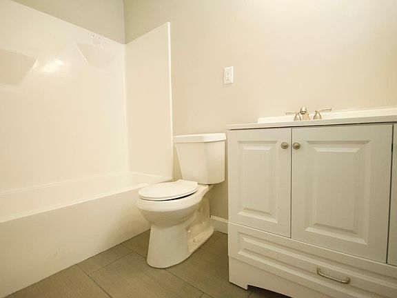 4th image of 2307 S 13th St APT A