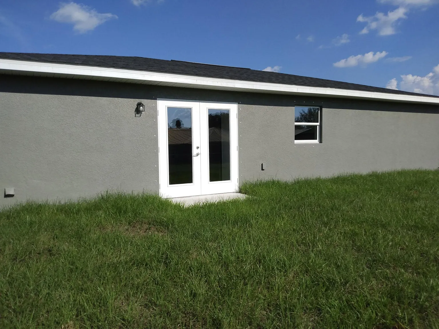 3 bed, $2,500 — Photo 2