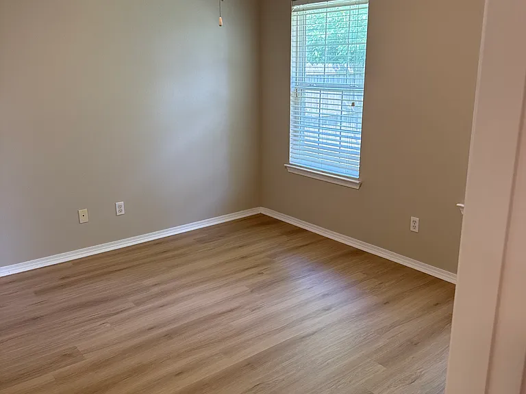 1586 N Evening Shade Dr — Photo 3