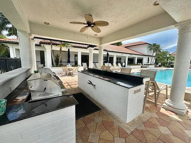 615 Villa Cir — Photo 22