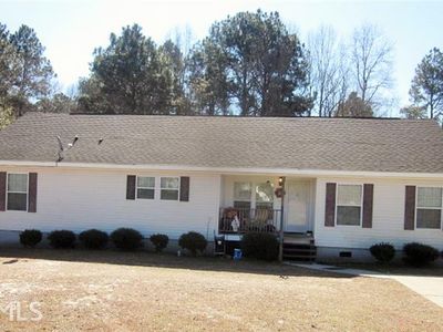 349 Academy Dr, Lyons, GA, 30436