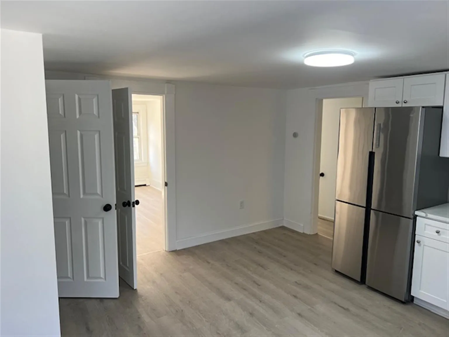 3 bed, 1100 sqft, $3,600 — Photo 2