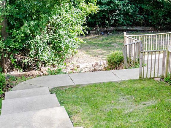2nd image of 4390 Blossom Hill Trl