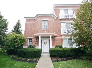 1865 Old Willow Rd UNIT 215, Northfield, IL 60093