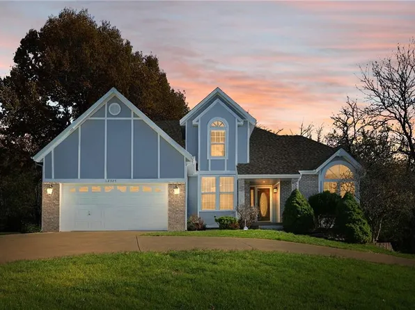 12325 Crystal Ave, Grandview, MO 64030