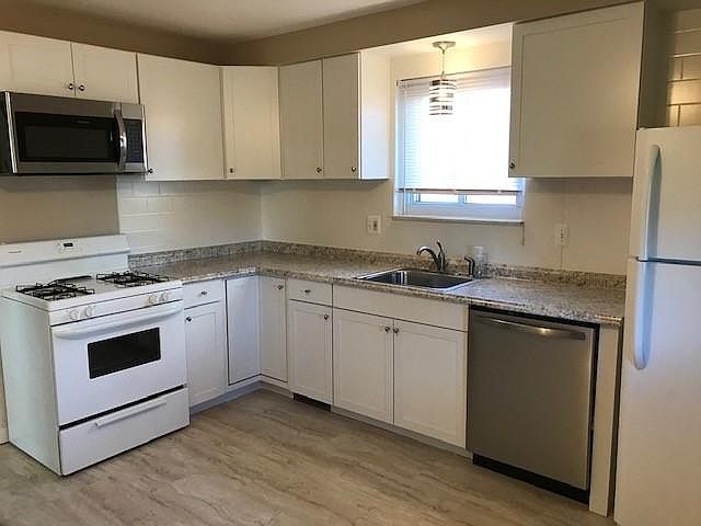 2nd image of 28821 Park Ct