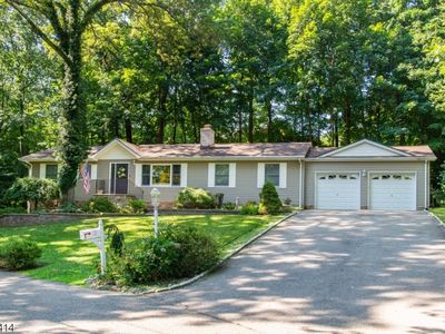 1 Lilac Ct, Kinnelon, NJ, 07405