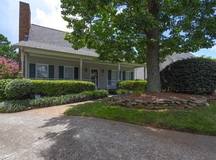 2712 Bradenton Dr, Winston Salem, NC 27103