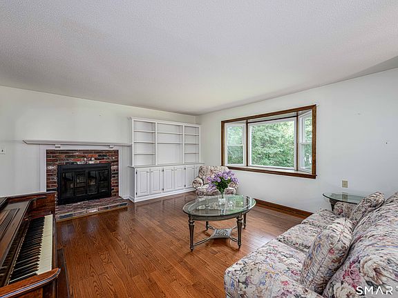 4th image of 311 Twin Lakes Road