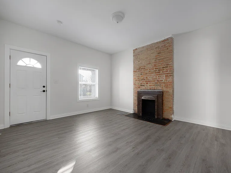 107-109 Midland Ave — Photo 29