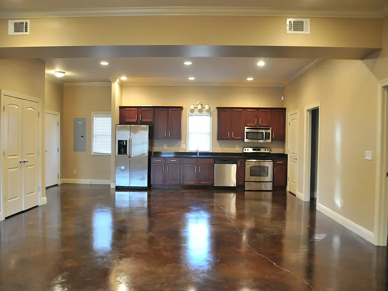 1434 Cloverdale Rd #A-B — Photo 2