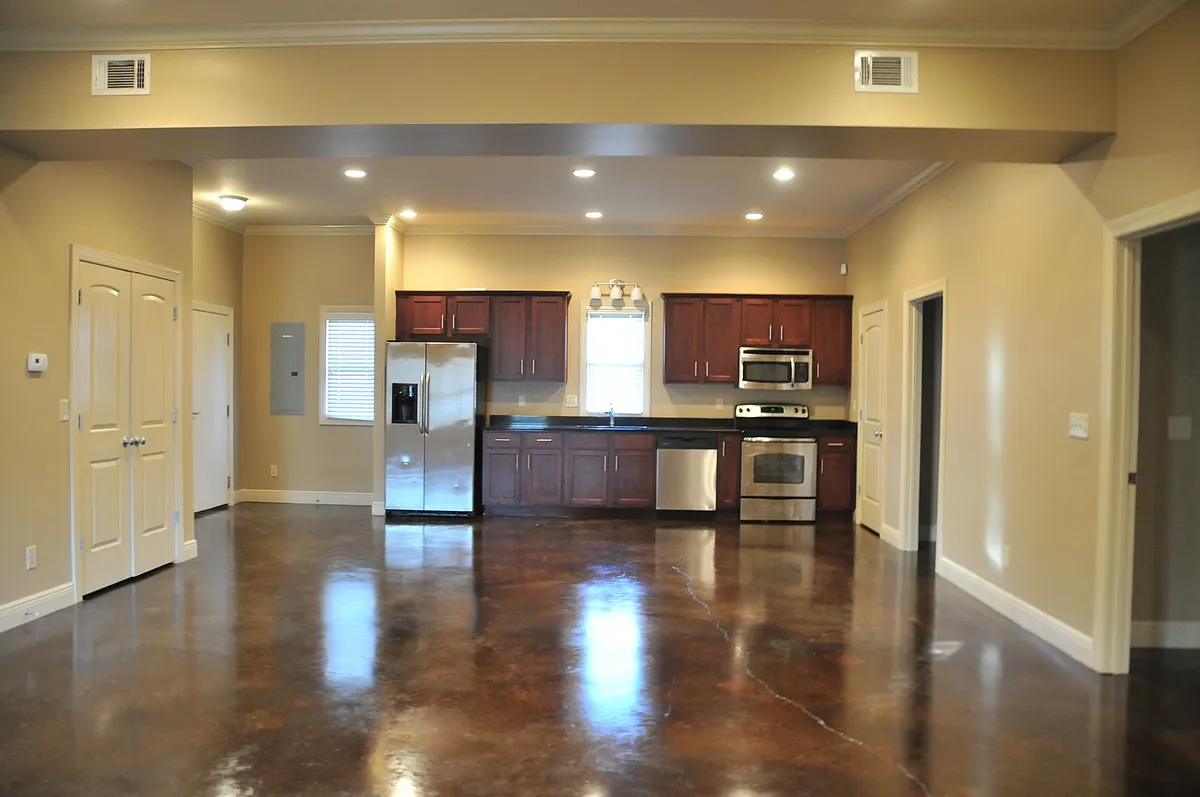 Building Photo - 1434 Cloverdale Rd #A-B