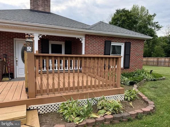 297 Euclid Ave, Charles Town, WV 25414