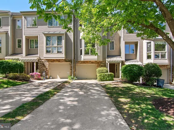 108 Lancefield Rd, Baltimore, MD 21209