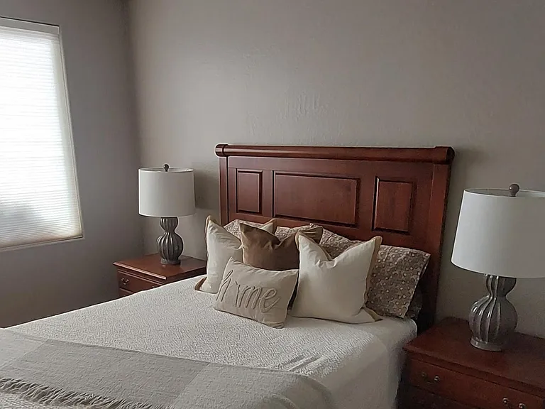 26660 W Burnett Rd — Photo 5