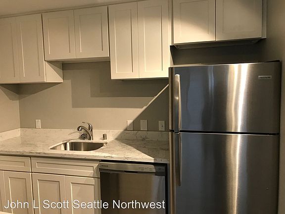 4th image of 2015 Yale Ave E APT 202